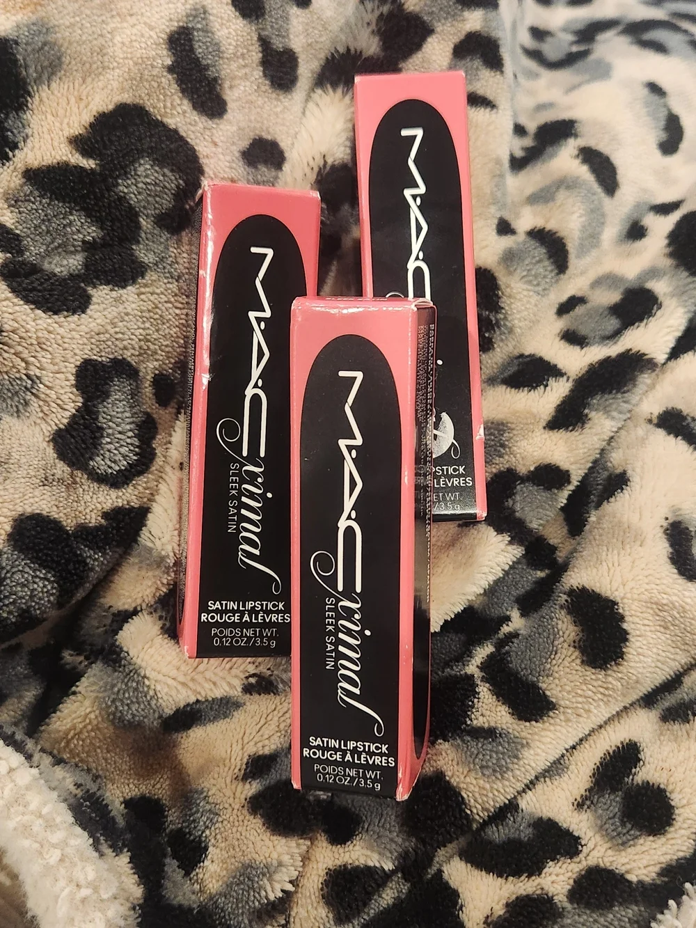 MAC - M·A·Cximal Sleek Satin Lipstick - Brave pink beige with a white pearl